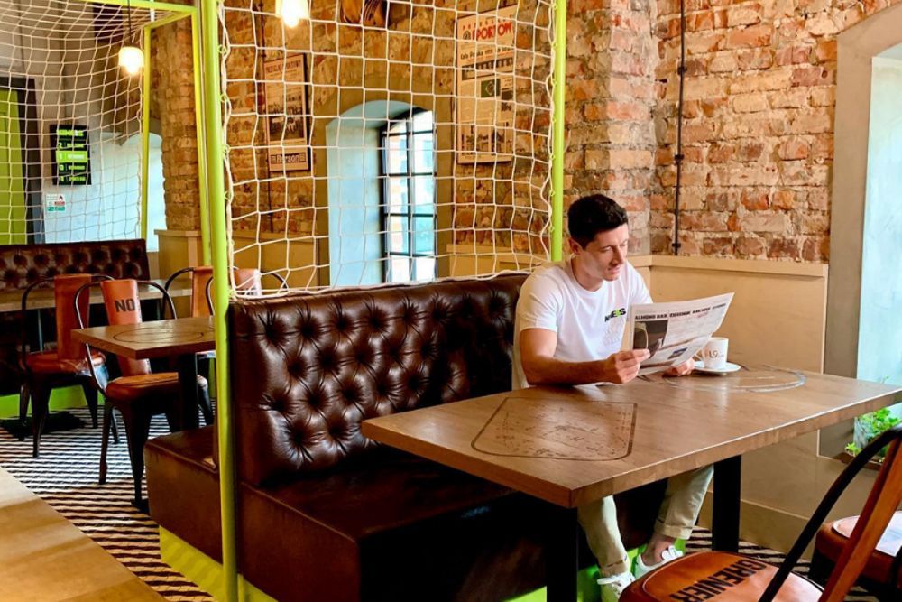 NINE’s |Lengyel sztárfocista nyitott éttermet Varsóban
