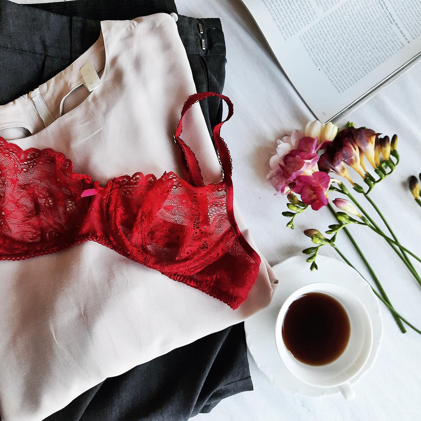 Love and Hate : Premium Lingerie and Apparel Handsewn in Europe