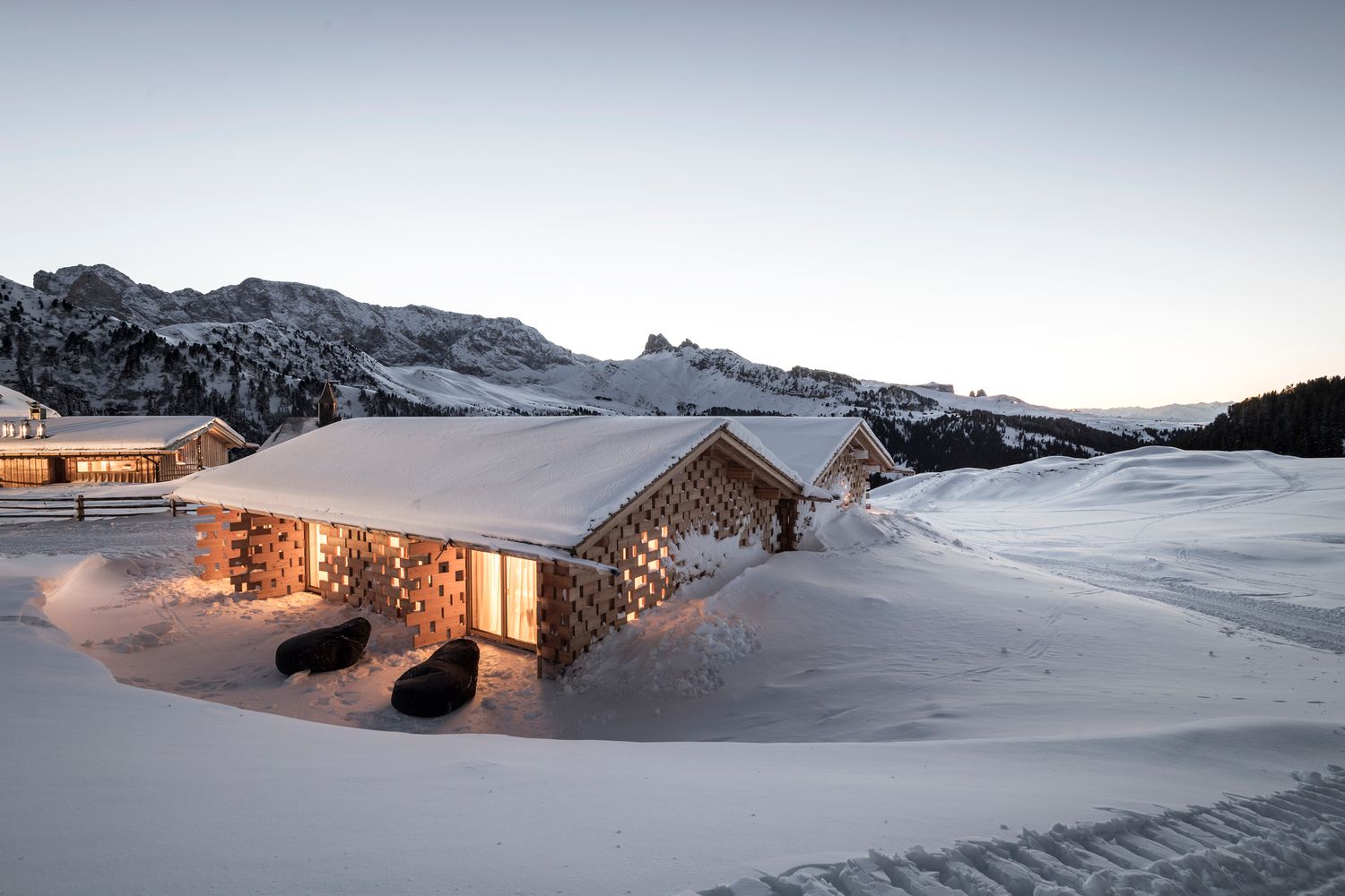 In the peaceful world of snow-covered hotels | TOP 5
