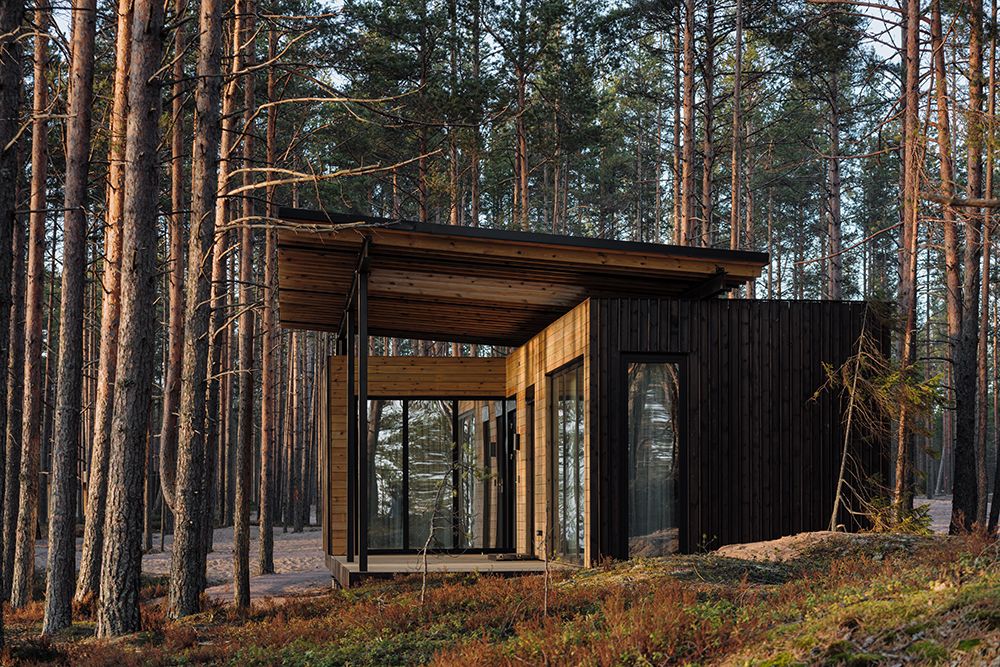 Finnish living on the shore of Lake Ladoga | Rhizome cabins