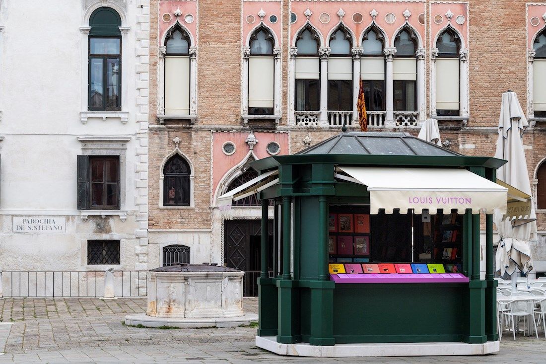 Venice newsstands have dressed in Louis Vuitton during the Biennale