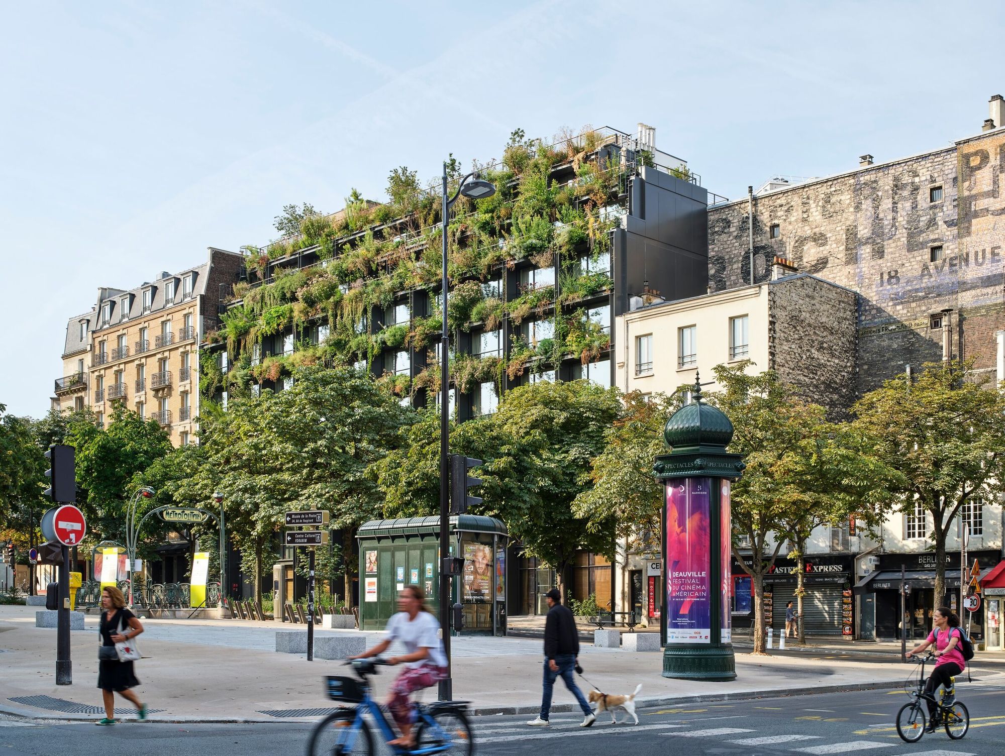 Paris gets closer to nature with this "living building"