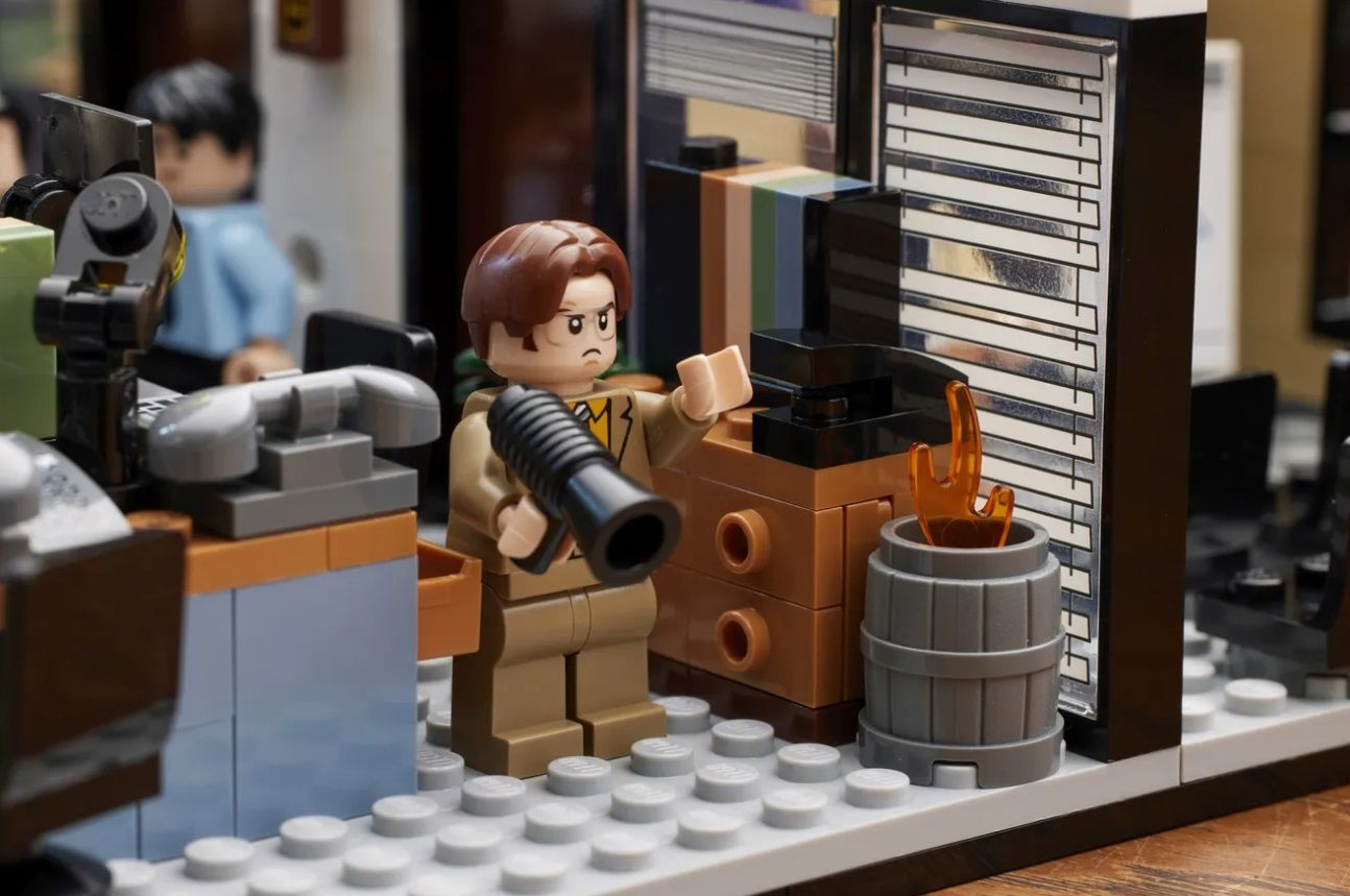 Valóra válik a rajongók álma: "The Office" témájú készletet mutat be a LEGO