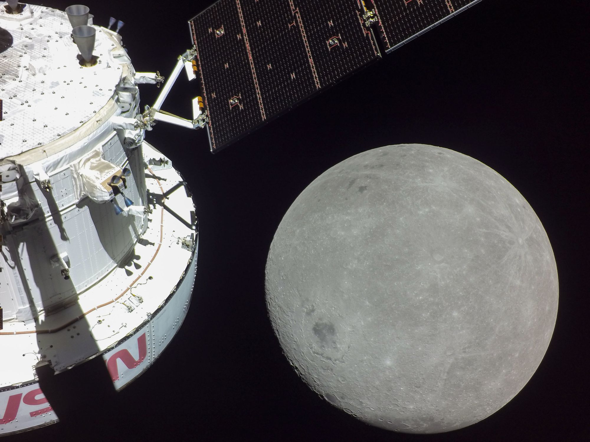 Sikeresen elhaladt a Hold mellett az Artemis-1 űrkapszulája