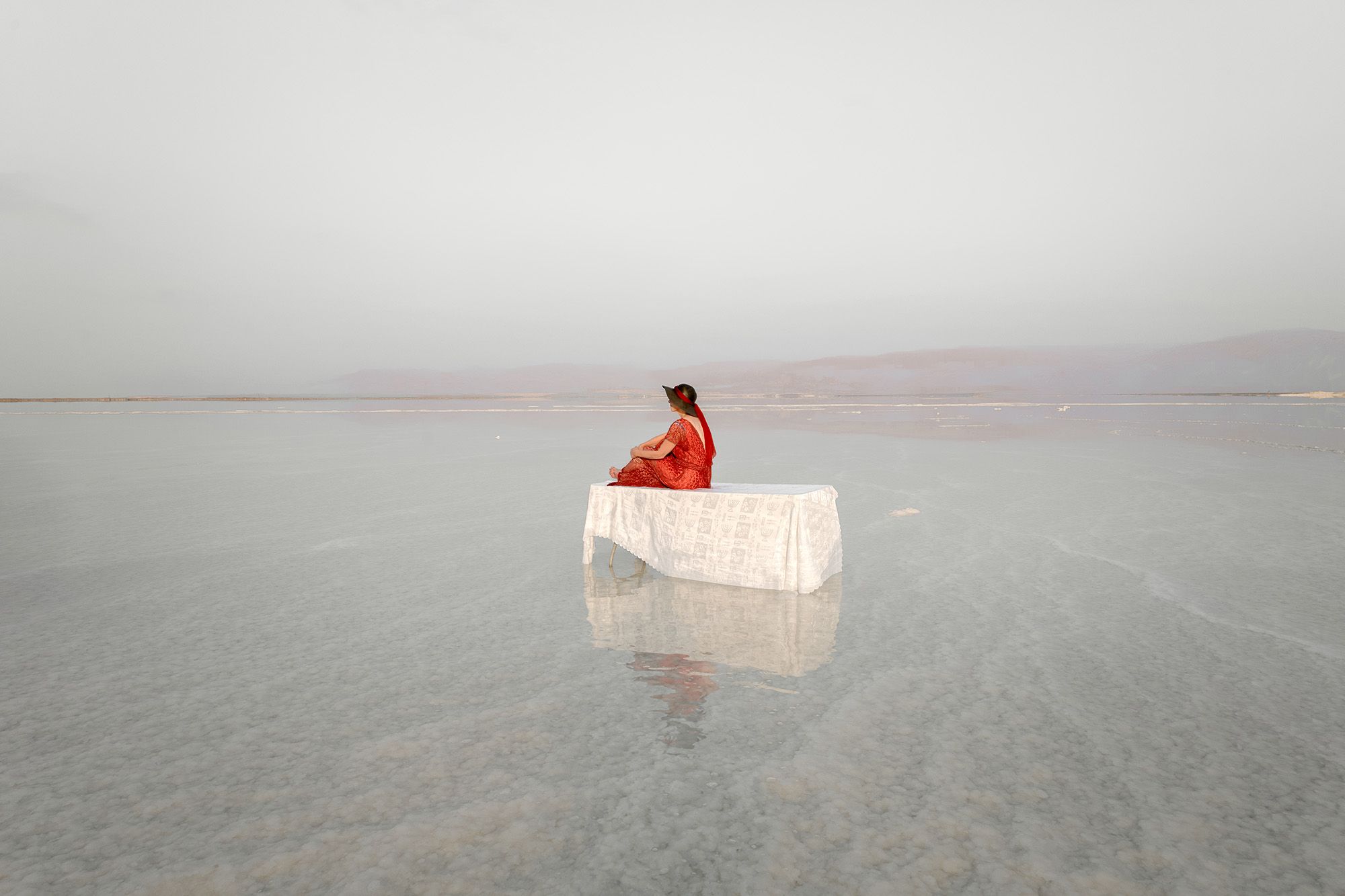 Tünékeny misztikum | Alexander Bronfer képei a Holt-tengerről
