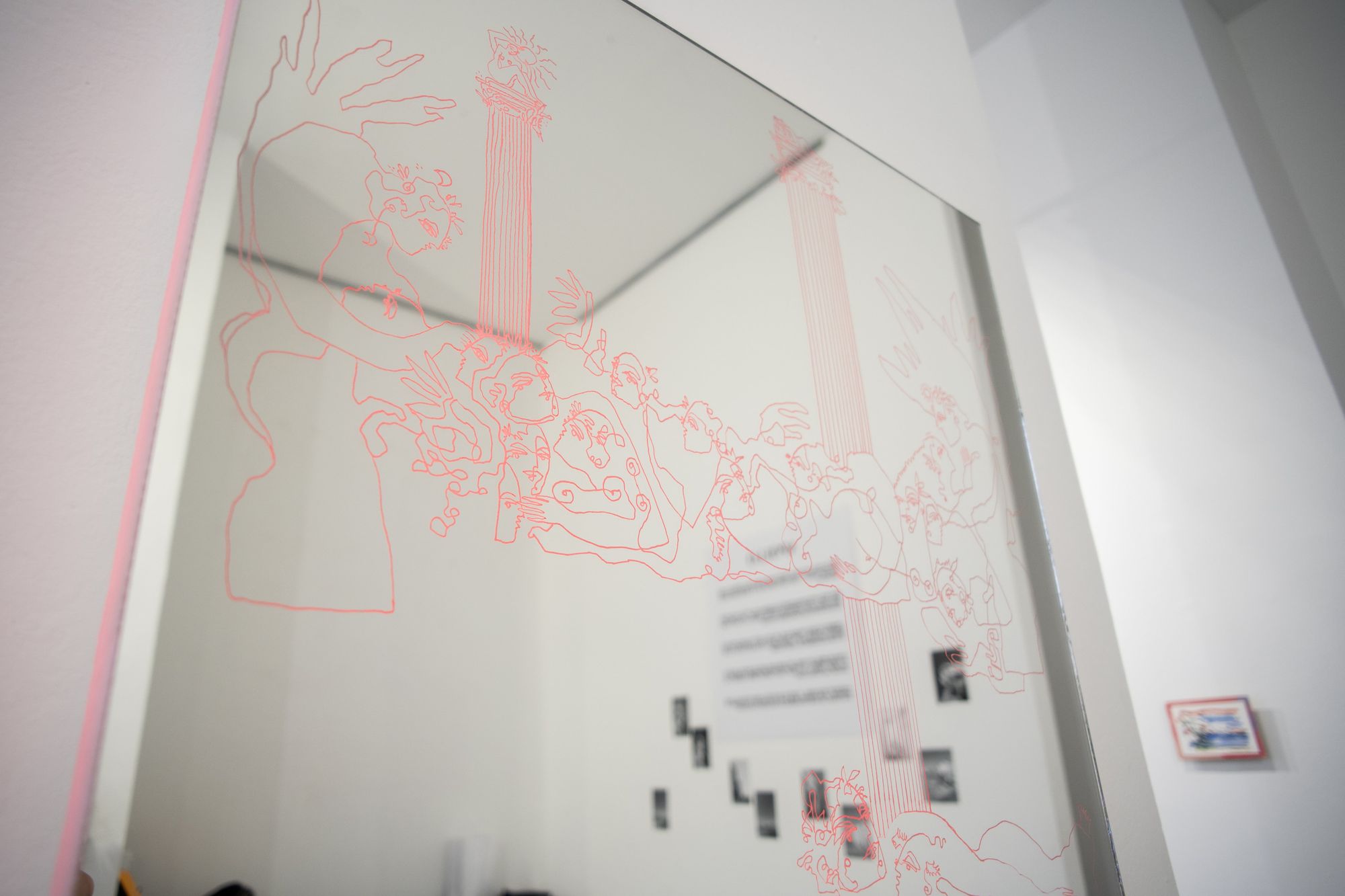 At the Edge of Light and Reflection | Anna Oláh’s Reflective Universe at Hybridart Space