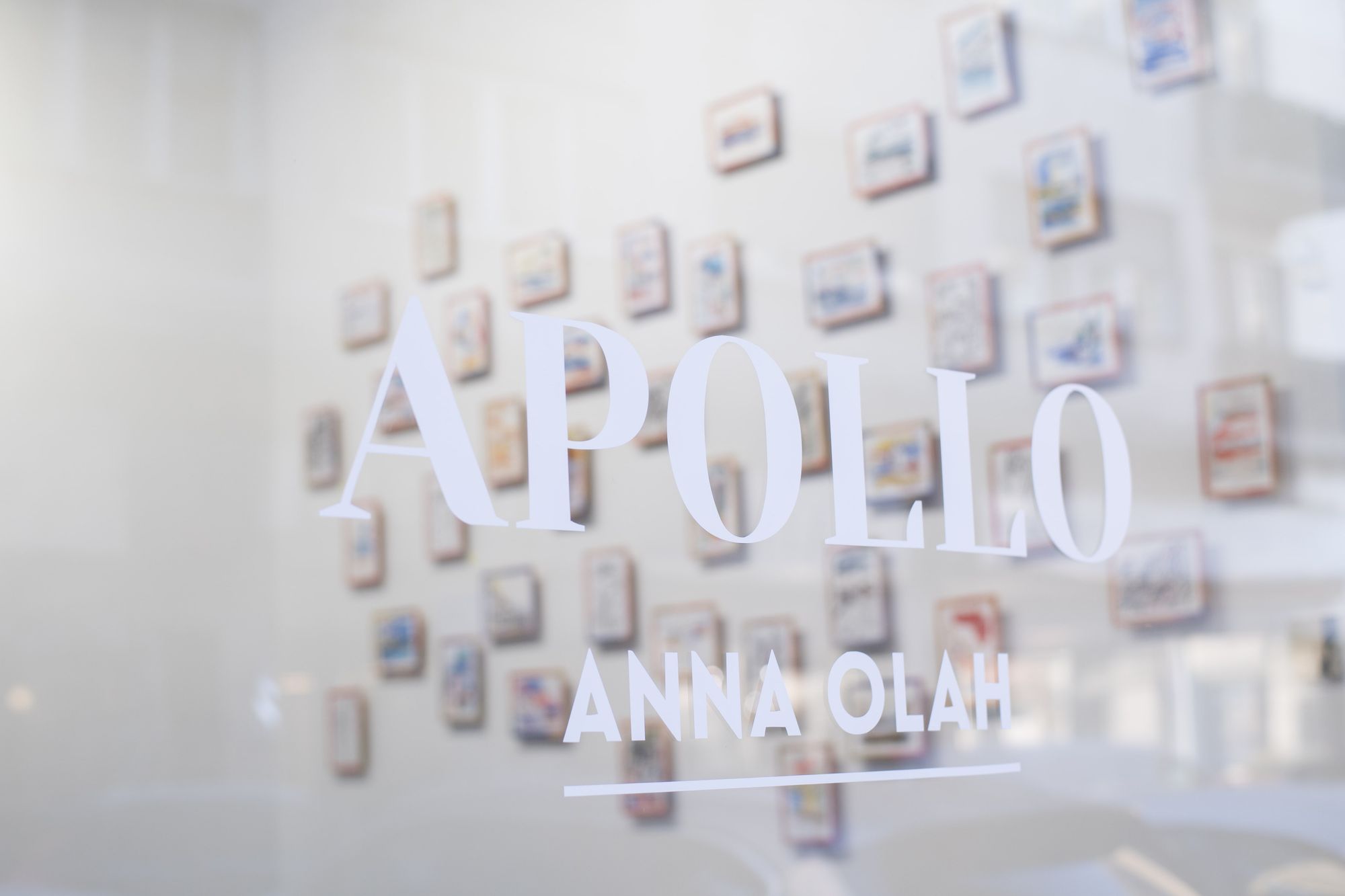 At the Edge of Light and Reflection | Anna Oláh’s Reflective Universe at Hybridart Space