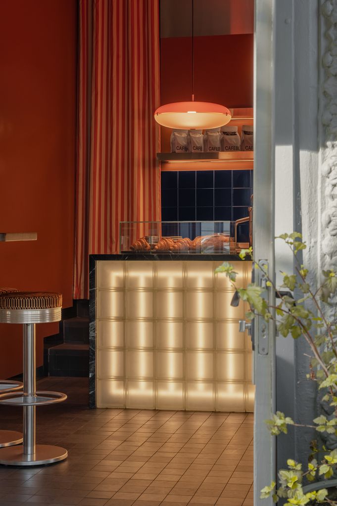 Egy kedves és stílusos sarki kávézó Kijevben – Frank Café