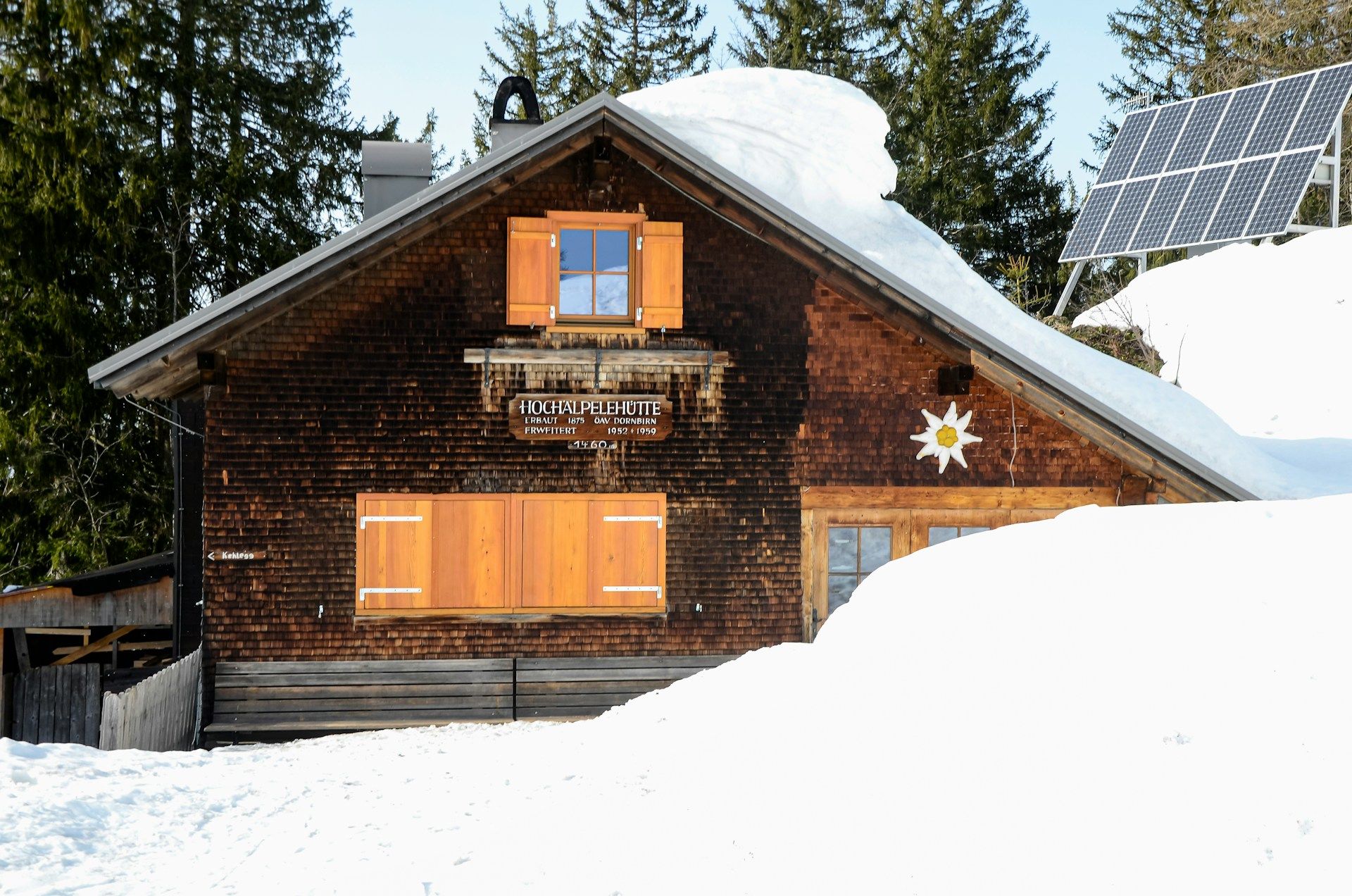 Cold Hands, Fatty Food | Hütte Meals and Après-Ski Drinks from Central and Eastern Europe