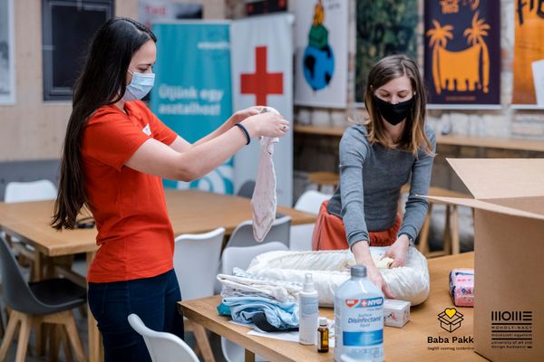 Közös segítőakciót indít a MOME és a Magyar Vöröskereszt
