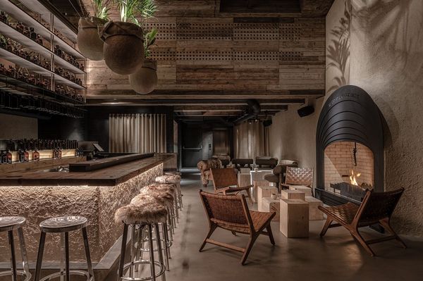 Rustic atmosphere and rising alcohol levels | YOD Group x MAD Bars House