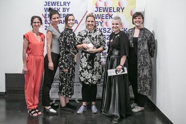 Colorful, life-affirming, humorous: a review on the 6th Art Jewelry Night