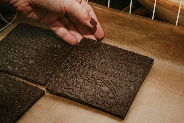 External glamour and inner values in perfect balance—Behind the scenes: Viktória Szeleczky-Takács chocolate maker