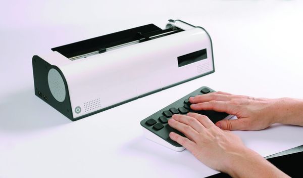 Braille-írógép, modern köntösben | Metaphor