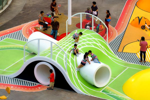 A traveling playground to reduce screen time