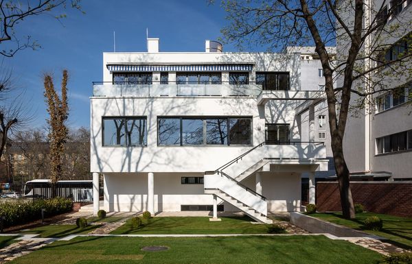 A modern villa was also built in Pest and is now open to visitors—we visited the former home of Rózsi Walter