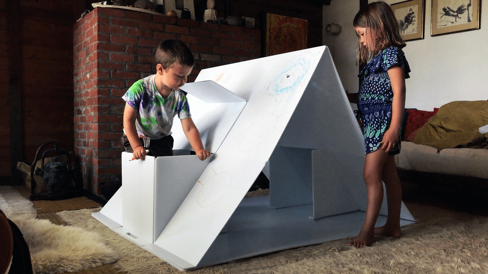A play tent inspired by Bauhaus | HAUS