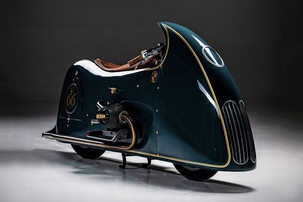 Art Deco’s ghost moved into a motorcycle