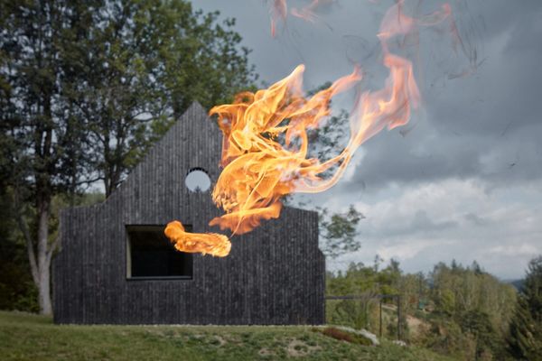 Kabin fekete faburkolattal | Mjölk architekti