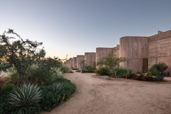 Mexican hotel shaped by the desert wind