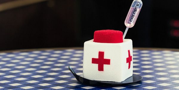 Virus and vaccine in the cake counter | Černá Madona