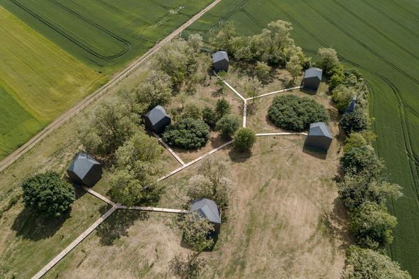 “No one has ever slept inside a boulder before”—HelloWood and TreeHouses’ new holiday cabins in Balaton-felvidék