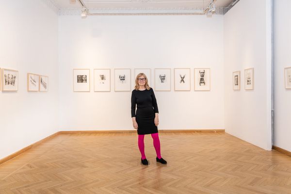 A fragmentumokból felépülő nő – Drozdik Orshi kiállítása Budapesten