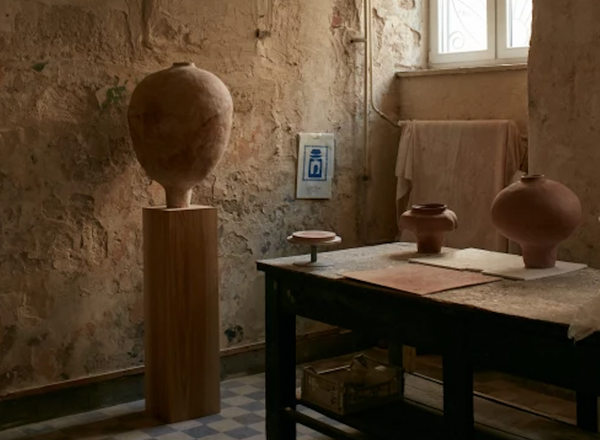 A Föld Milánóba megy | Marcin Kuberna lengyel keramikus új kollekciója