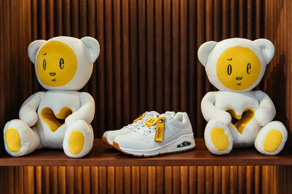 Mobilisan viselhető kortárs művészet | Skechers X Kiss Miklós