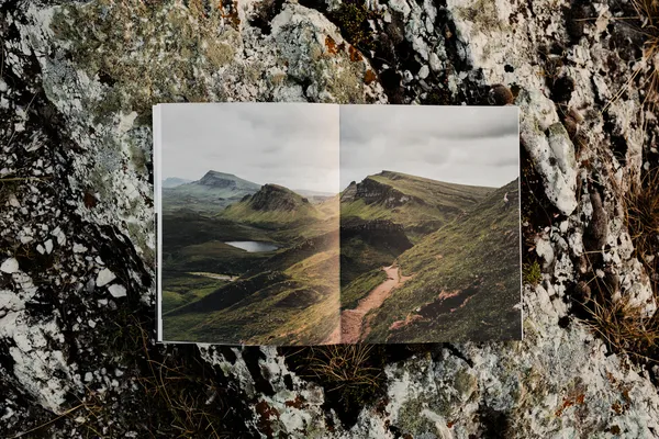 Tastes, scents, impressions—Renáta Török-Bognár’s book Metszéspontok