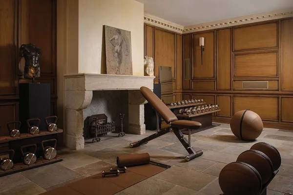 You’ve never seen such aesthetic fitness equipment!—PENT.