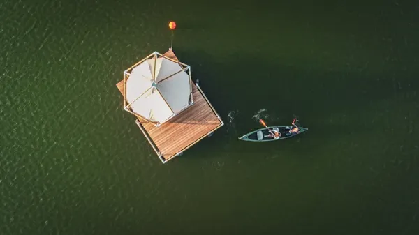This raft hotel can make our childhood dream come true
