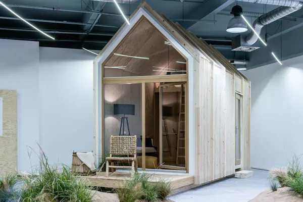 A MaxCitybe költözött a Hello Wood kabinháza