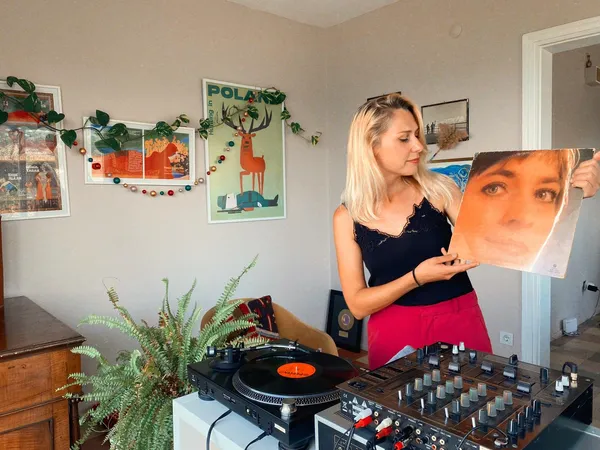 The true voice of female musicians | Ladies on Records