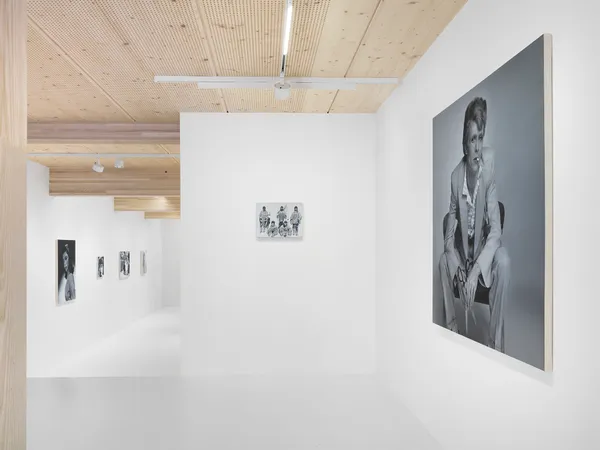 Damien Hirst eddig ki nem állított műveivel debütált a Gagosian új helyszíne