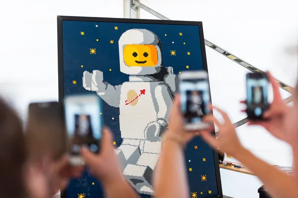 Országos pályázatot hirdet a LEGO és a MOME
