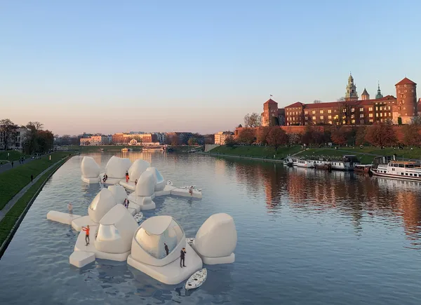 Sustainable workstations afloat on the Vistula