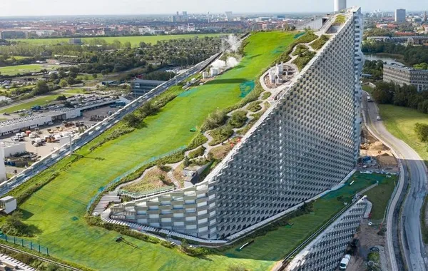 Ski slope atop Copenhagen's power plant—at risk of closure two years after opening
