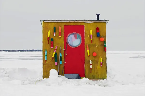 Canadian ice huts in the context of symmetry