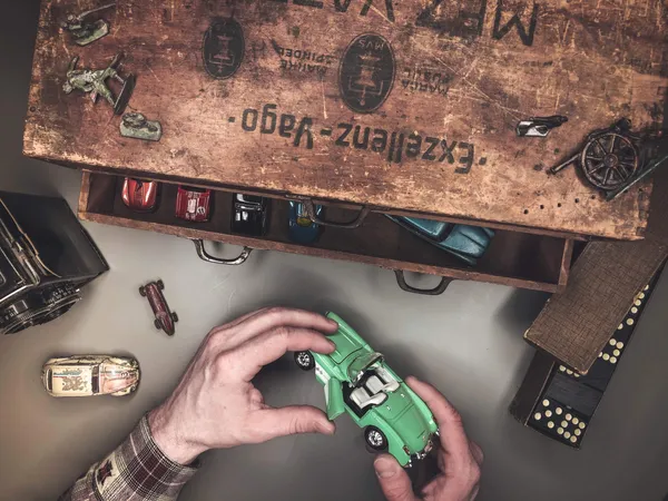 Old Stuart, the storyteller toy restorer