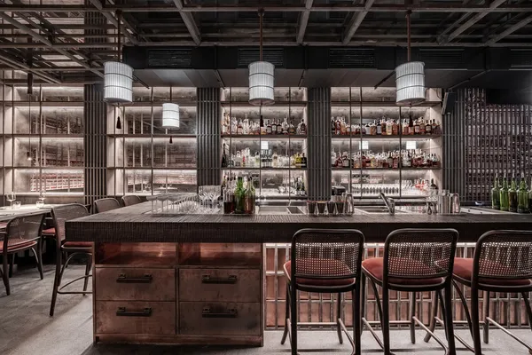 Ukrajna felejthetetlen belsőépítészeti csodái: Virgin Izakaya Bar Odesa
