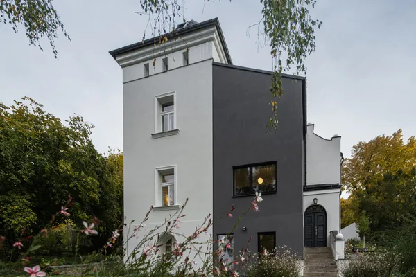 Modern lifestyle in a turn-of-the-century villa