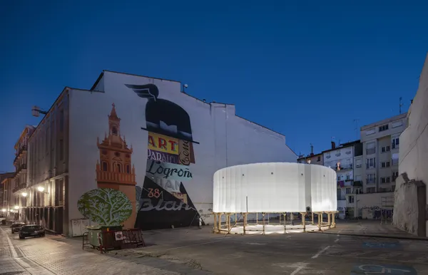 Gyűrű alakú installáció teszi biztonságosabbá a városi tereket | Air Square