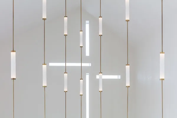 Sacral group of lamps in the Lutheran Chapel in Kastélydomb