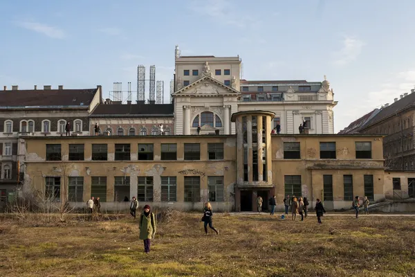Innovative utilization of vacant buildings in Budapest