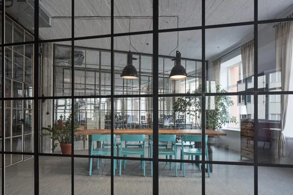 Irodatér ipari hangulatban | Kurz architekti