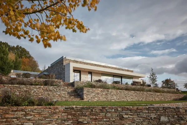 Stone-covered villa | SIAL
