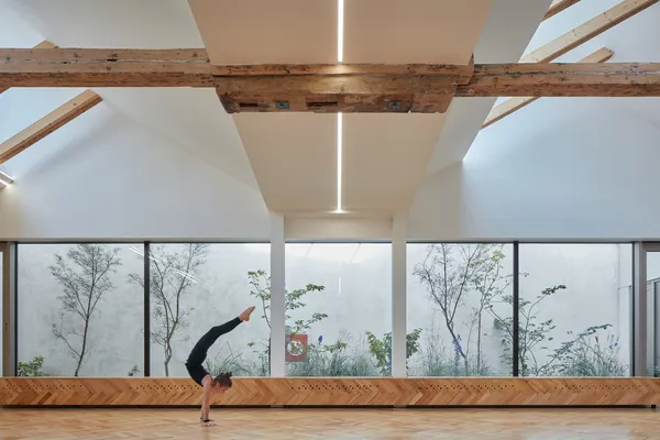 Yoga studio without clichés | RO_aR architects