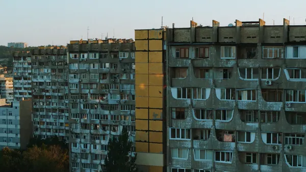 A brutalizmus és személyes történetek a reflektorfényben |  Film és Építészet Fesztivál 2022