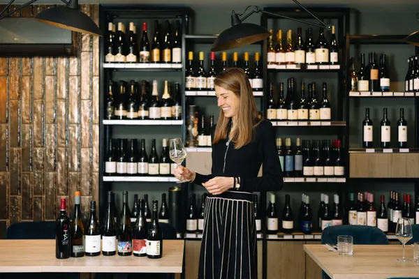 Egységben az erő – Behind the scenes: Crab Babette sommelier